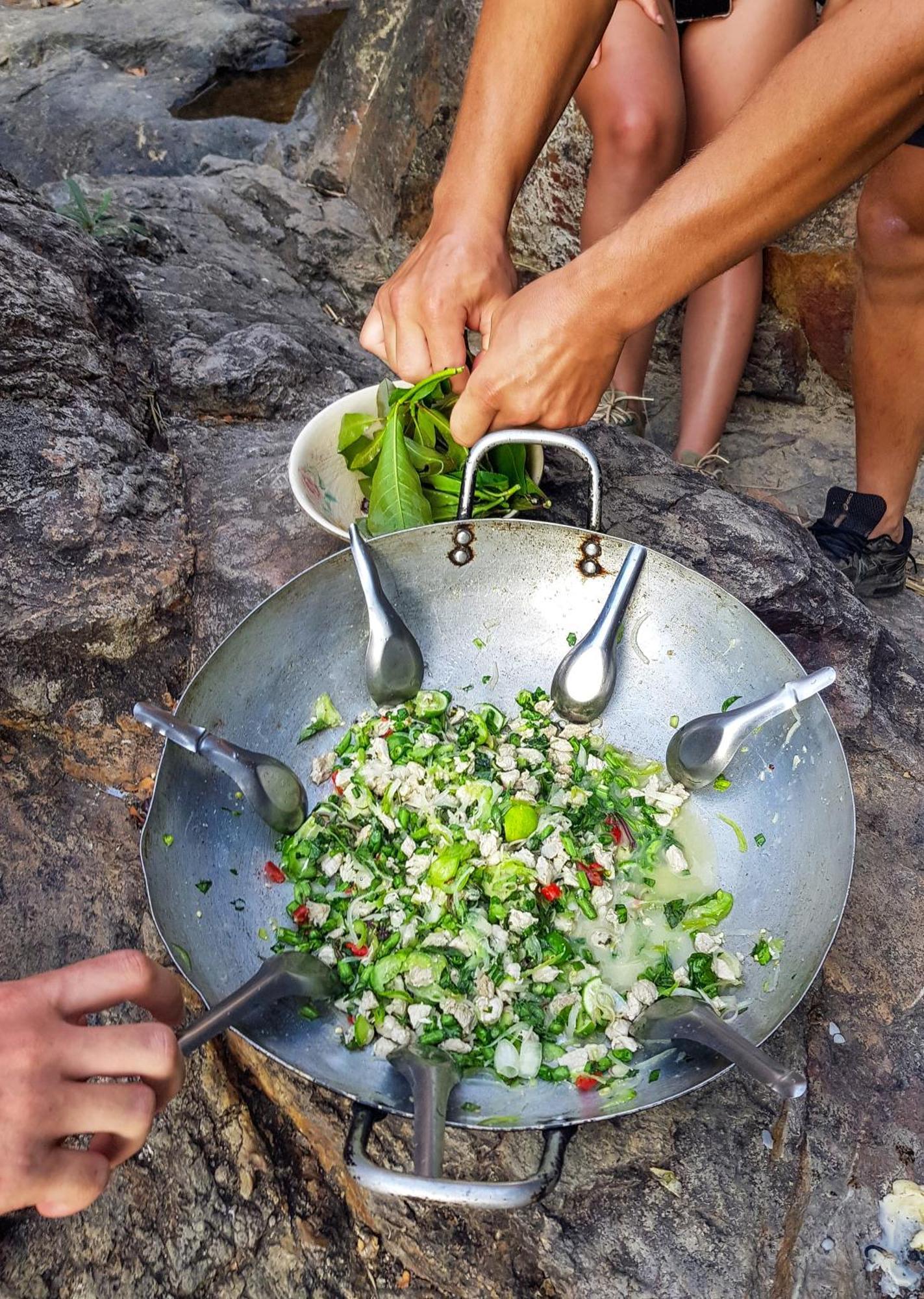 Backpacker Hostel And Jungle Trekking بانلونغ المظهر الخارجي الصورة