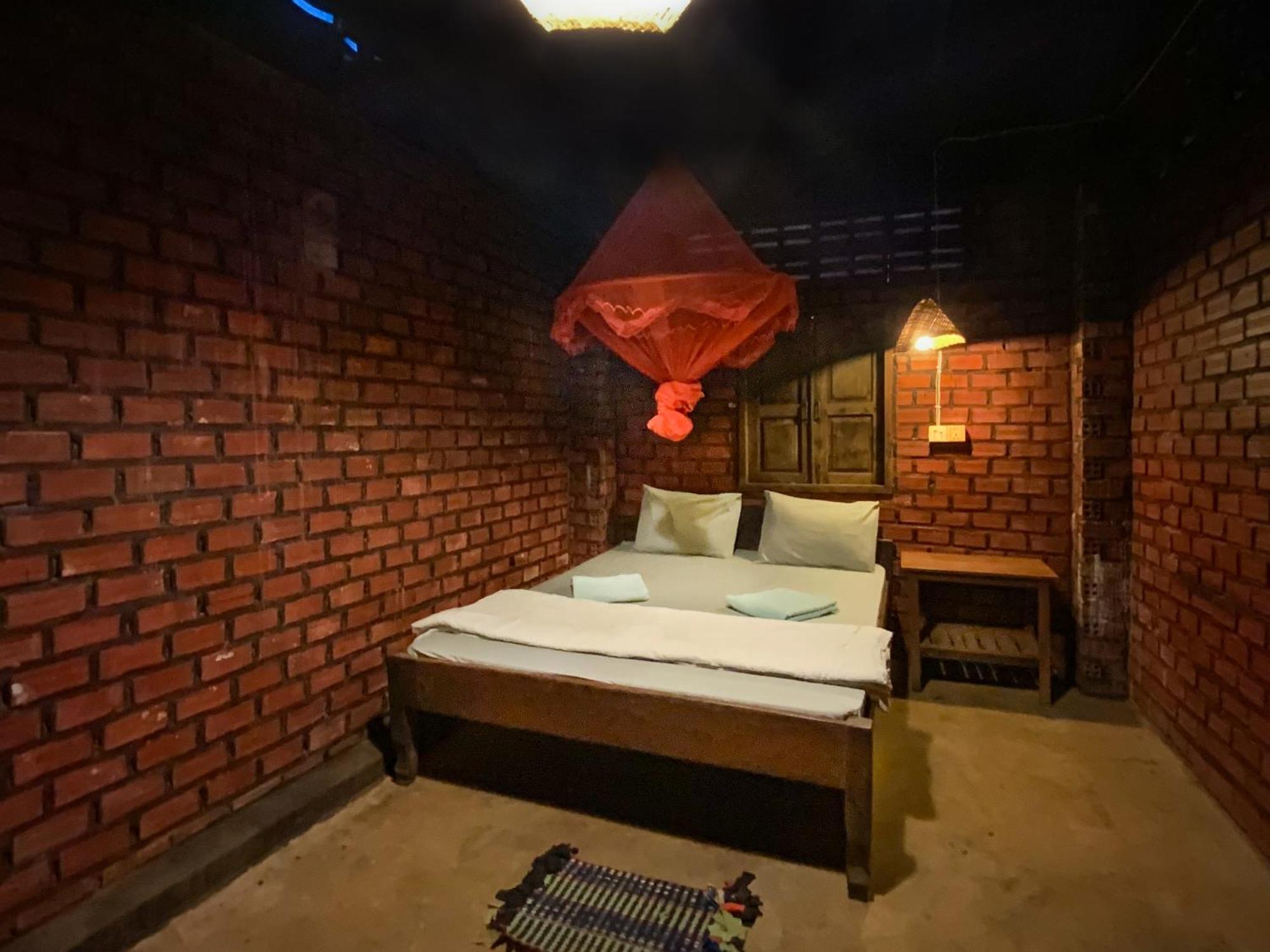 Backpacker Hostel And Jungle Trekking بانلونغ المظهر الخارجي الصورة