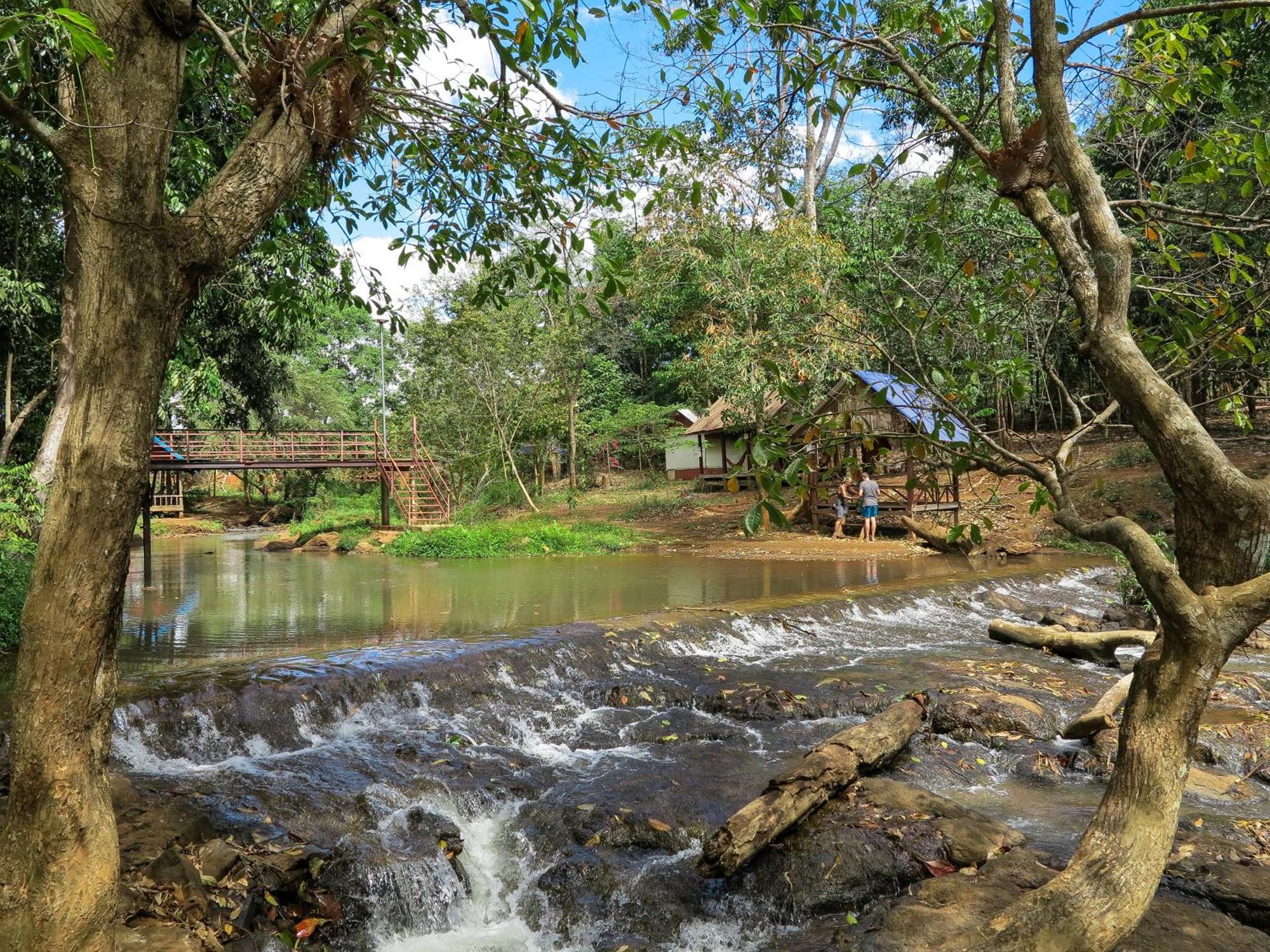 Backpacker Hostel And Jungle Trekking بانلونغ المظهر الخارجي الصورة